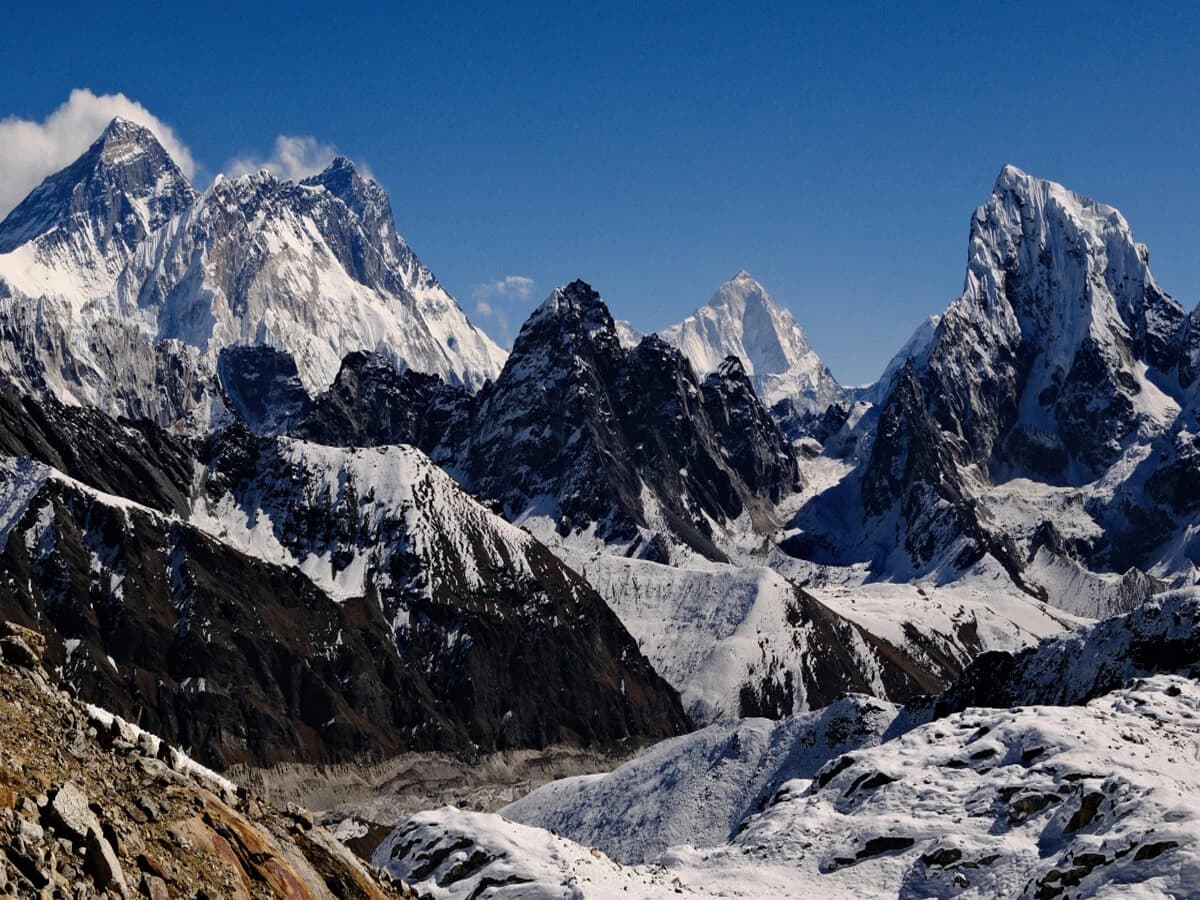 Makalu Base Camp Trek 18 Days